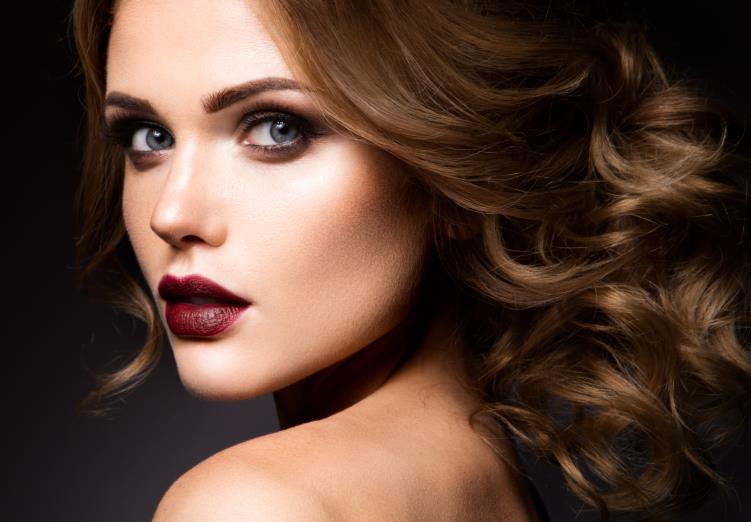 Active Beauty beautifies the lips with marketing concept S3D Fascination 