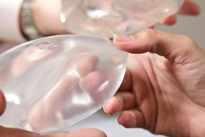 Alternative ‘boob job’ procedures gain popularity
