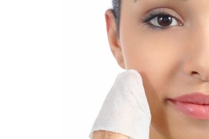 Are face wipes bad for the skin?