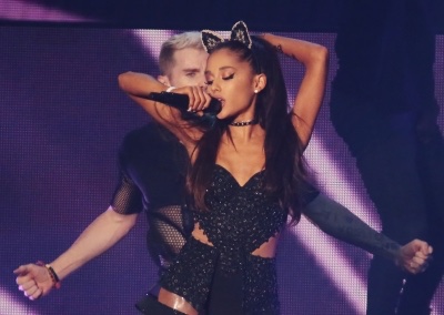 Ariana Grande scent to launch on time despite Snapchat leak