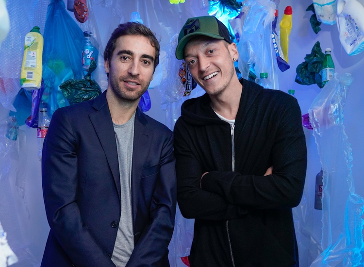 Arsenal footballers Mathieu Flamini and Mesut Ozil break into sustainable beauty