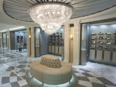 Harrods opened its luxurious perfumery department on the sixth floor, Salon de Parfums last year.