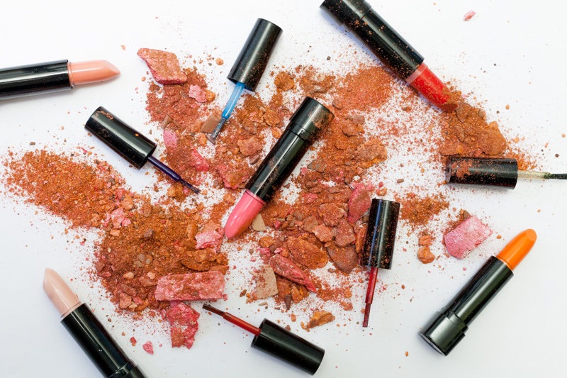 Cosmetics industry kicks out California bill to make products safer