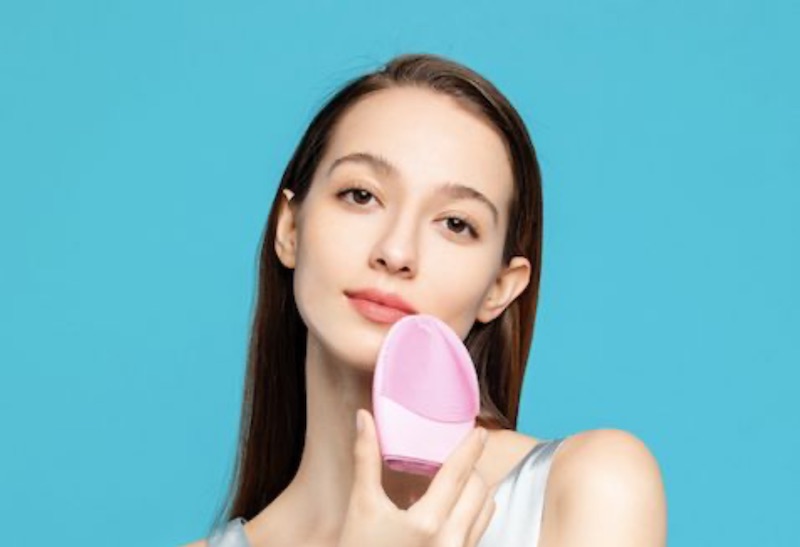 Facial cleansing device brand Foreo targets ‘disappointed’ Clarisonic consumers 
