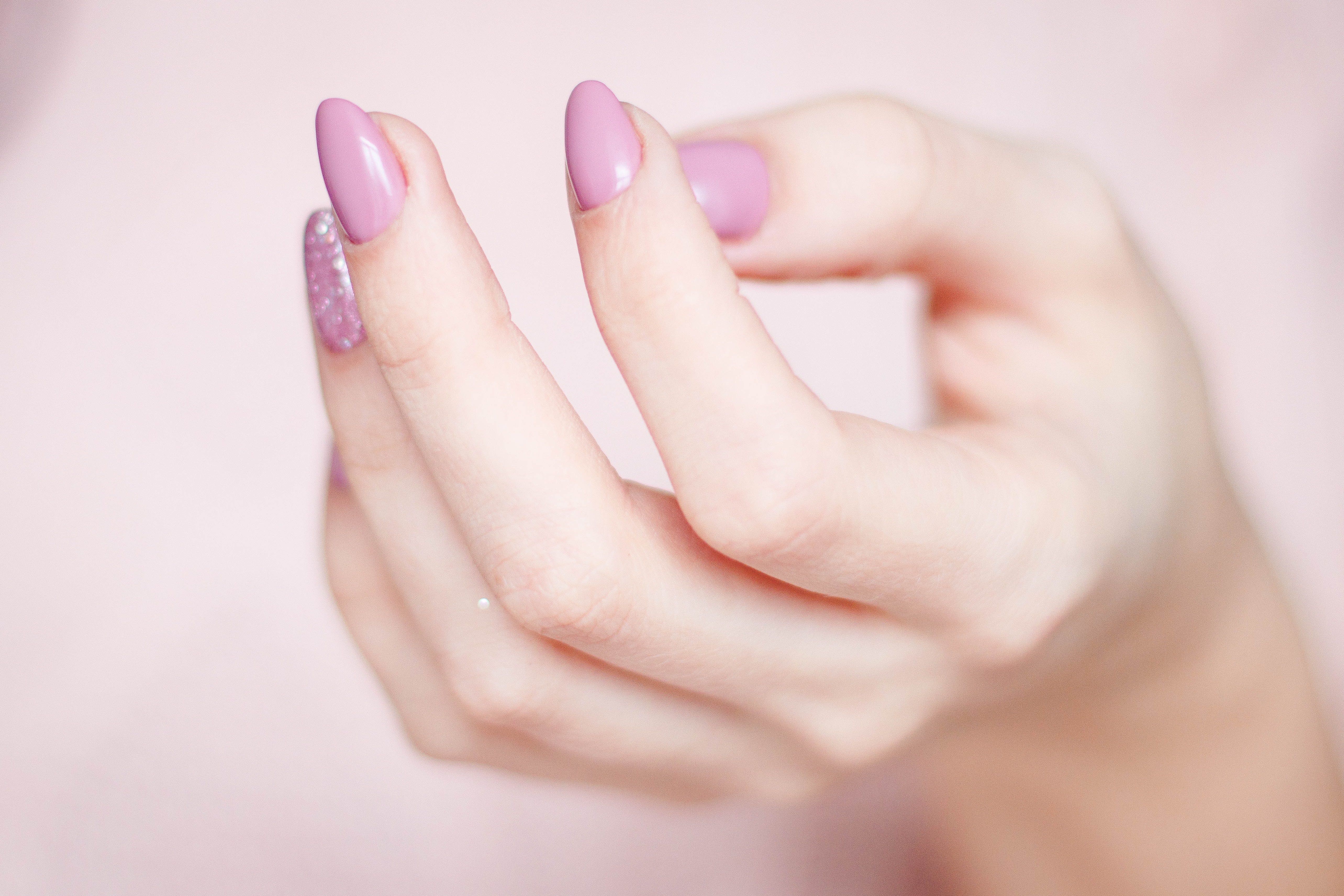 Health warning issued after rise in false nails allergies 