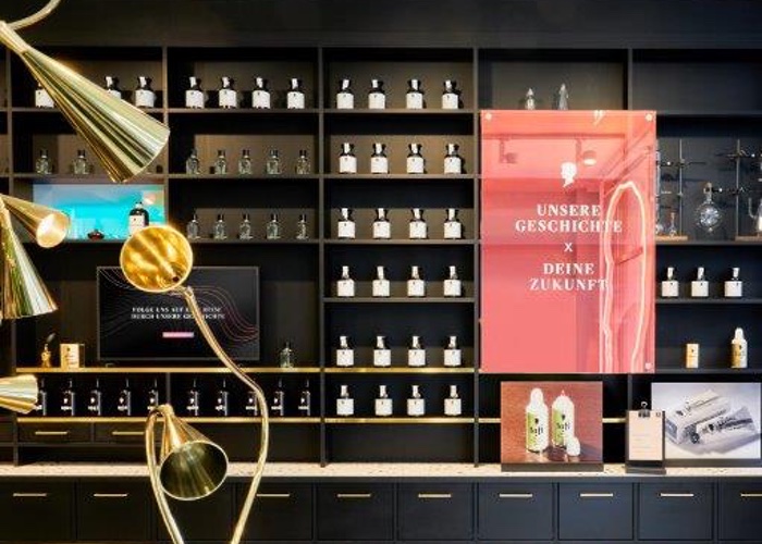 Kust Kerkbank niezen House of Schwarzkopf: Beauty brand returns to founder's birthplace with  interactive store