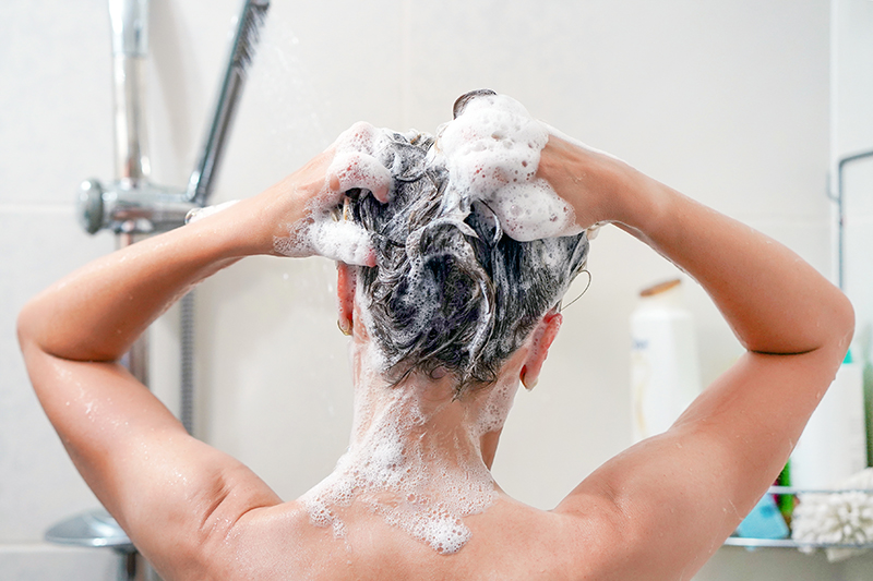 How to make a mild, eco-friendly shampoo that won't make you pull your hair out
