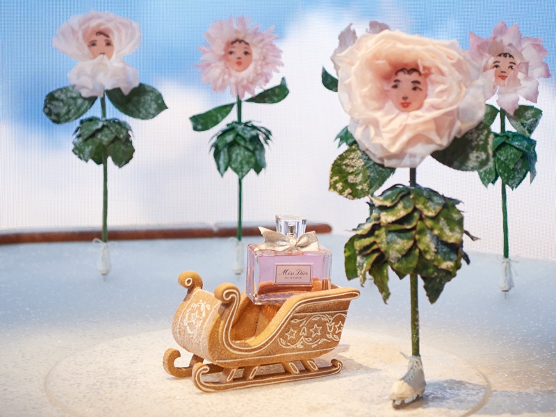 <i>Harrods' window displays include iconic Dior beauty skus posed in exhibits</i>