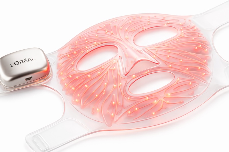 L'Oréal LED Face Mask