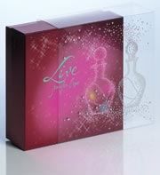 <i>The use of elaborate printing techniques on the plastic sleeve of Live by Jennifer Lopez helps to give the product a luxury feel</i>