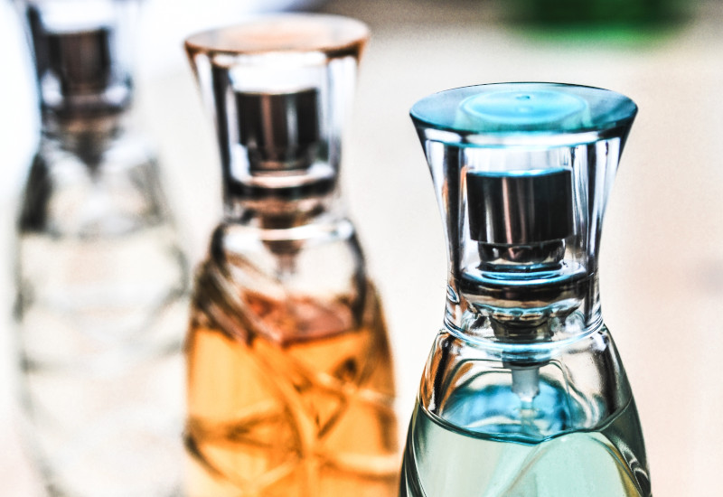 Structuring scent: What is a fragrance pyramid?  
