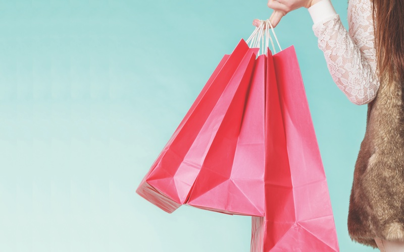 UK consumers spend £4.9bn in bargain stores