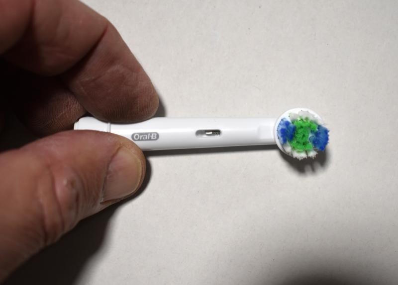 US customs seizes more than 20,000 fake Oral-B toothbrush heads
