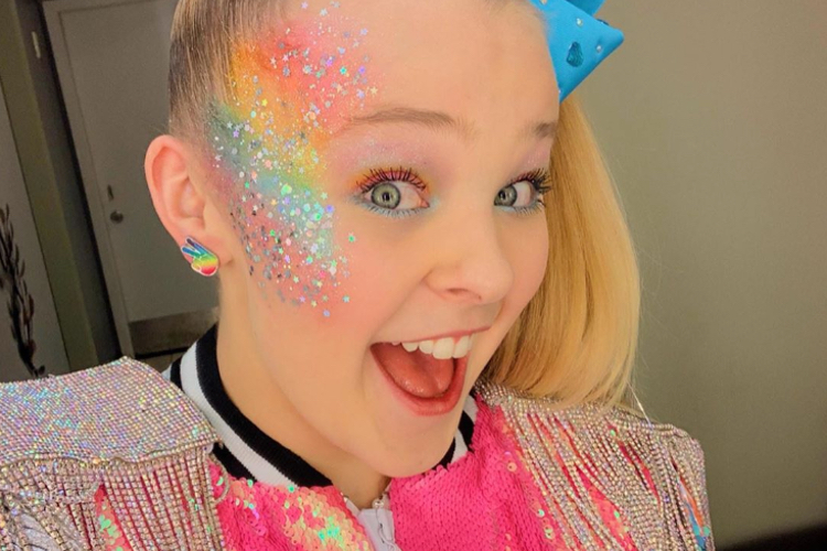 Asbestos has been found in teen idol JoJo Siwa's make-up kits