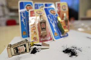 Australian government raises alarm after children poisoned by toxic eyeliner
