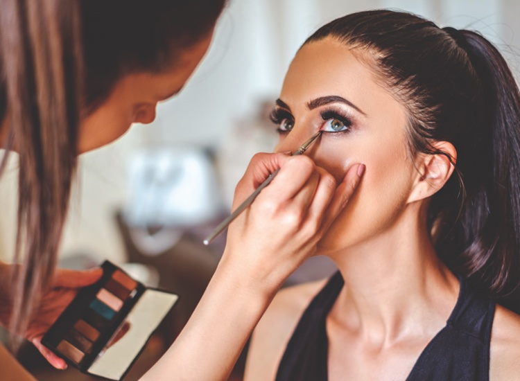 Avon launches  ‘industry first’ personalised beauty app for colour matching