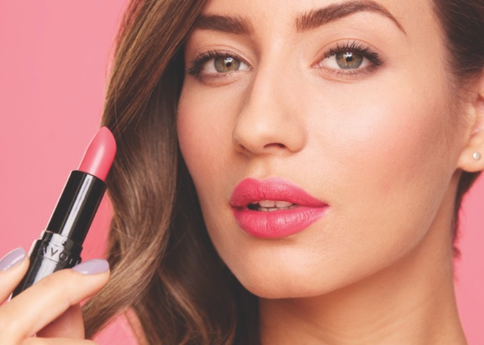 Avon slashes 10% of workforce 