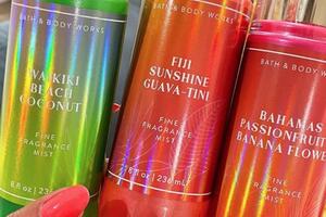 Bath & Body Works reports record sales as CEO steps down 