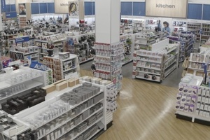 Bed Bath & Beyond CFO falls to death from New York tower 
