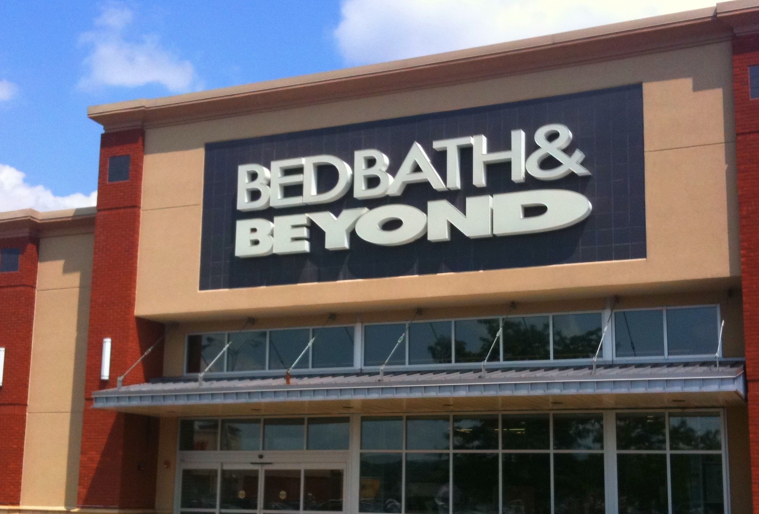 Bed Bath & Beyond makes 'incredibly difficult' decision to axe 2,800 jobs