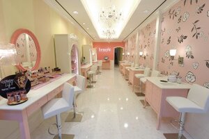 Benefit Cosmetics heads to Canada