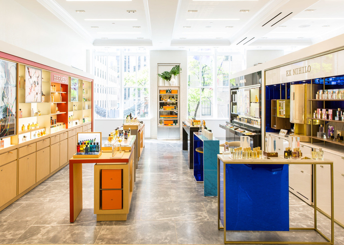 Bidding war for Saks Fifth Avenue owner takes off 