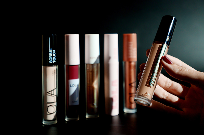 Big, bold & beautiful: Lola dip-in pack for liquid makeup