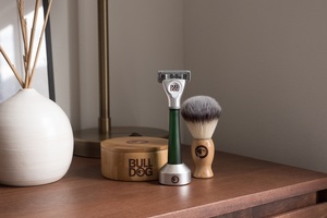 Bulldog raises bar with glass razor made from recycled beer bottles 
