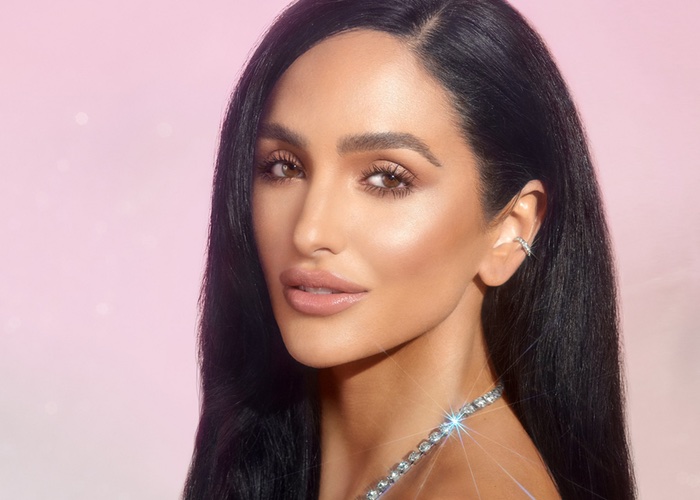 Buxom signs Kardashian-Jenner MUA Ash K Holm as Celebrity Make-up Artist 
