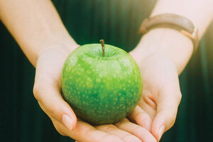 Can apples be linked to hair rejuvenation?
