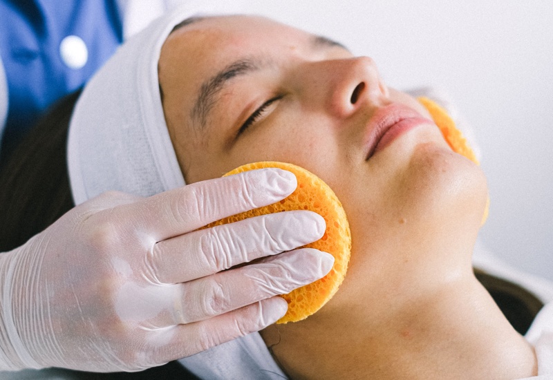 Caroline Hirons’ Beauty Backed raffle to raise money for those hit by Covid-19
