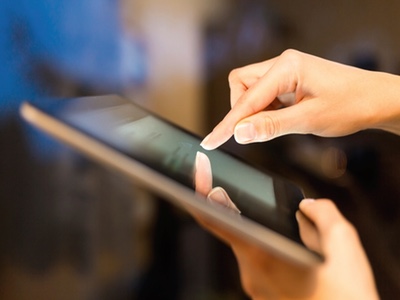 China's e-commerce boom challenges cosmetics companies