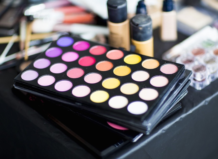 China to cut import tariffs on cosmetics to 2.9%