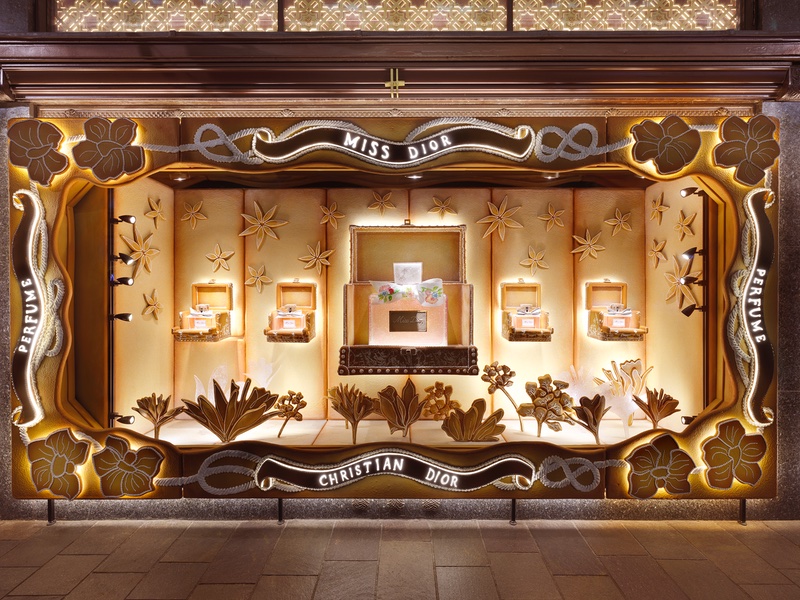 Is there still money to be made in Christmas window displays?
