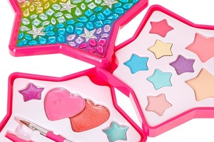 Claire's Accessories gives the all-clear in make-up recall over asbestos fears