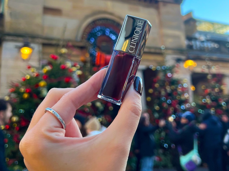 Clinique celebrates Black Honey’s viral success with festive pop-up