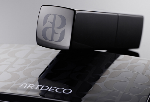 Corpack creates new corporate seal for Artdeco