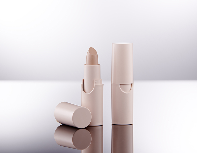 Corpack’s new "Slipstick": mono-material lipstick, lightweight, easy to sort and recycle, and producible with sustainable materials