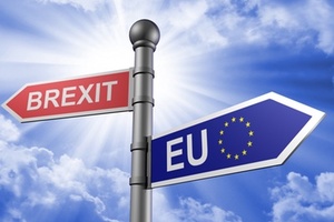 Cosmetics brands back Remain, as Brexit polls swing to Leave
