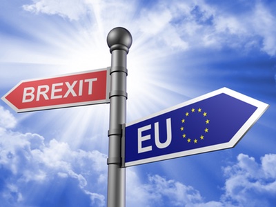 Cosmetics brands back Remain, as Brexit polls swing to Leave