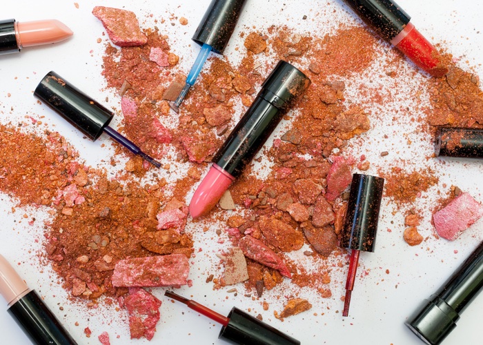 Cosmetics industry kicks out California bill to make products safer