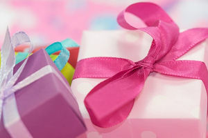 Cosmetics rank third on US teenager's Christmas lists