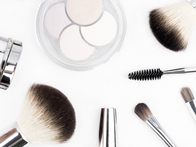 Cosmetics sales rival fashion among French consumers
