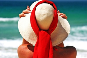 Could algal food-derived astaxanthin protect against sun exposure?