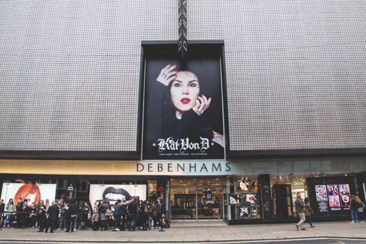 Debenhams to axe 320 store management jobs 