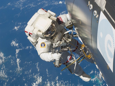 Defying gravity: In vivo 3D mapping of astronauts' skin