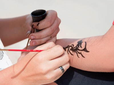 Dermatologists report rise in reactions to 'black henna'