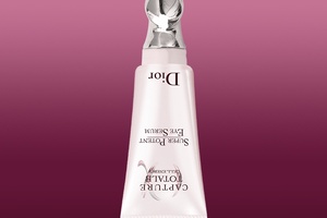 Dior packs new Capture Totale eye serum in Cosmogen 
