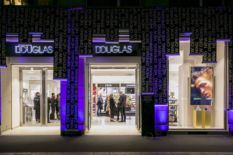 Douglas issues coronavirus rules to employees weeks after opening Milan store
