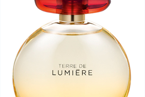 DuPont Surlyn reflects the Golden Hour for ‘Terre de Lumière’ by L’Occitane